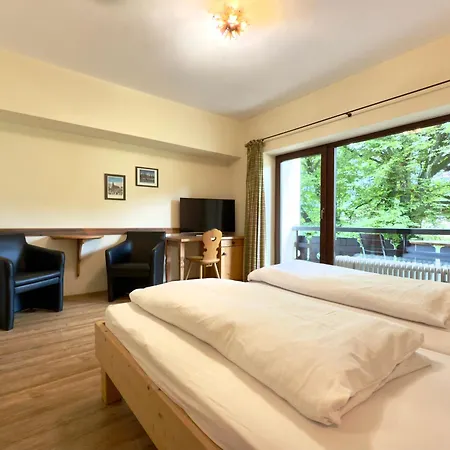 Forsthaus * Oberau (Garmisch-Partenkirchen)