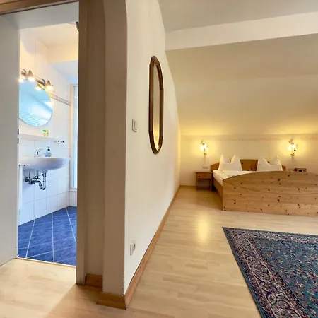 Forsthaus * Oberau (Garmisch-Partenkirchen)