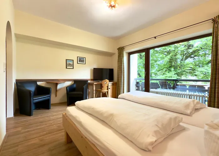 Forsthaus * Oberau (Garmisch-Partenkirchen)